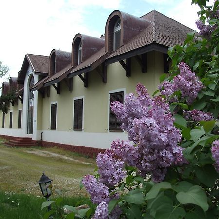 Aranyhid Hotel Balatonboglár Екстериор снимка