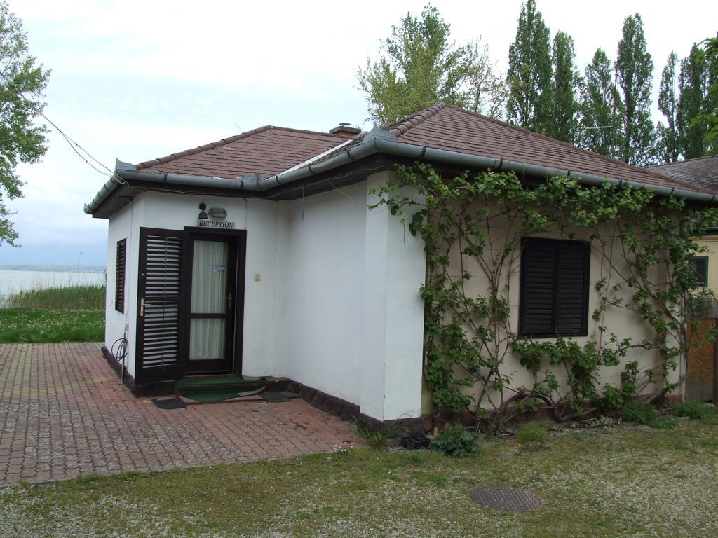Aranyhid Hotel Balatonboglár Екстериор снимка