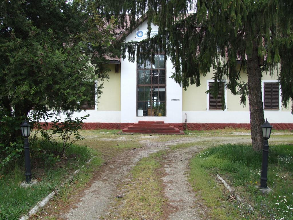 Aranyhid Hotel Balatonboglár Екстериор снимка