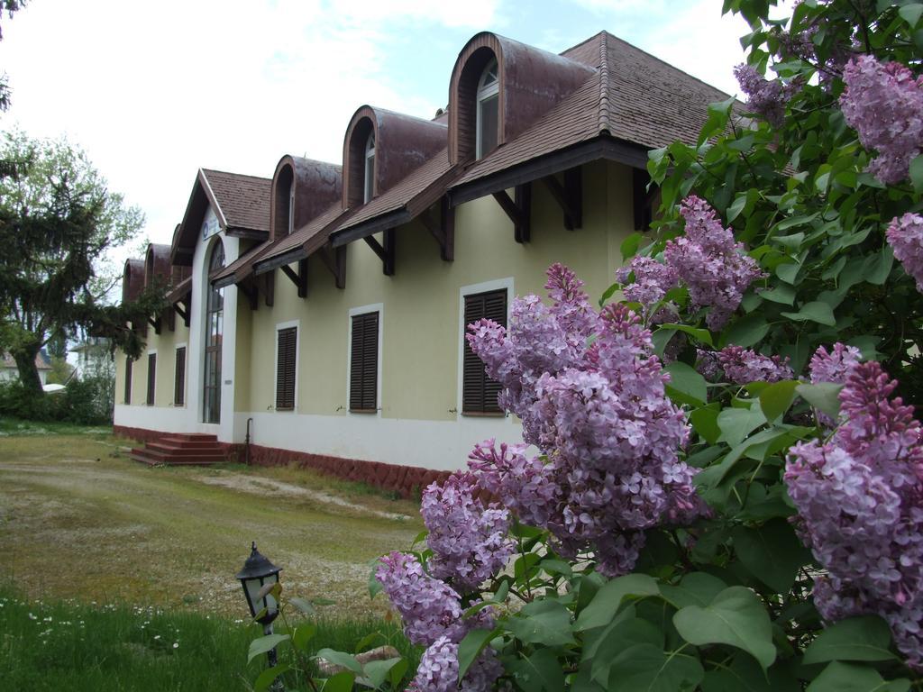 Aranyhid Hotel Balatonboglár Екстериор снимка