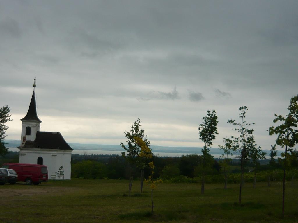 Aranyhid Hotel Balatonboglár Екстериор снимка