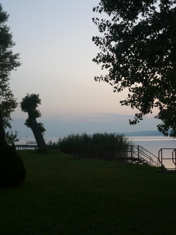 Aranyhid Hotel Balatonboglár Екстериор снимка