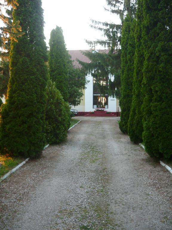 Aranyhid Hotel Balatonboglár Екстериор снимка