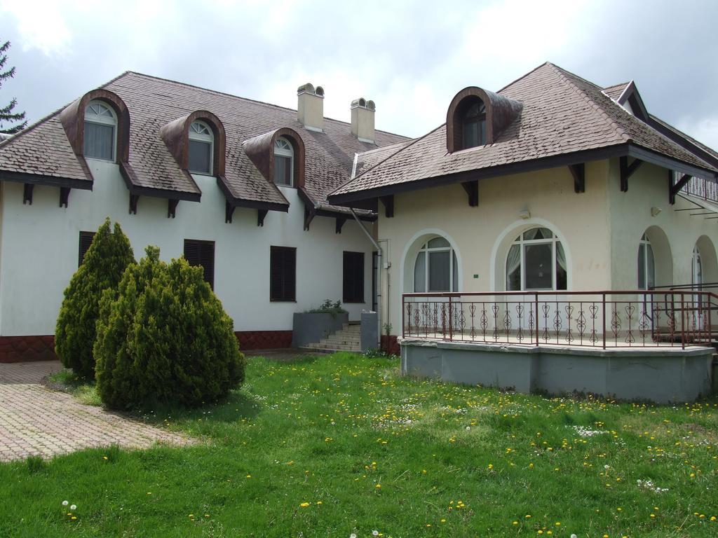 Aranyhid Hotel Balatonboglár Екстериор снимка