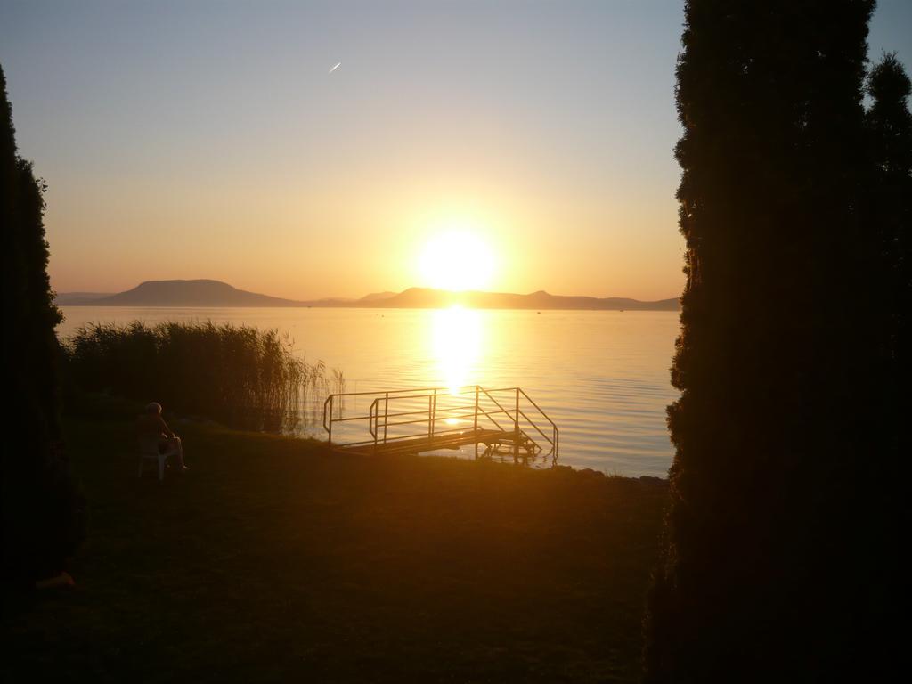 Aranyhid Hotel Balatonboglár Екстериор снимка
