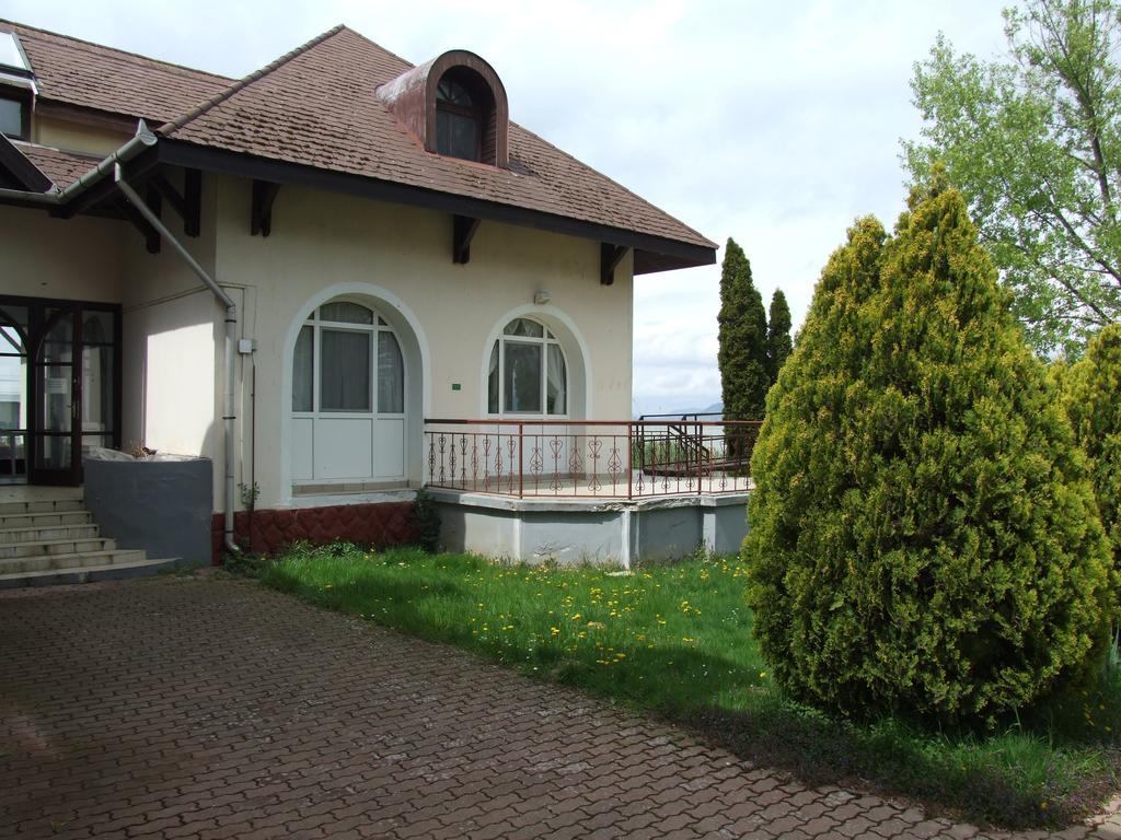 Aranyhid Hotel Balatonboglár Екстериор снимка