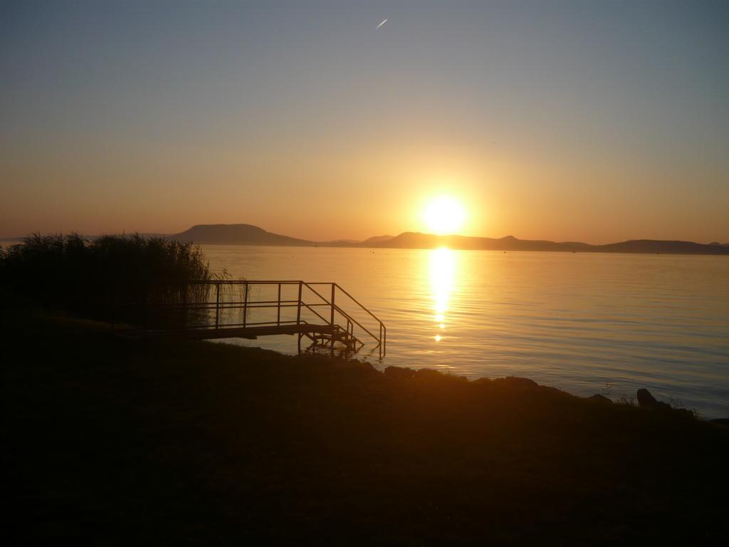 Aranyhid Hotel Balatonboglár Екстериор снимка