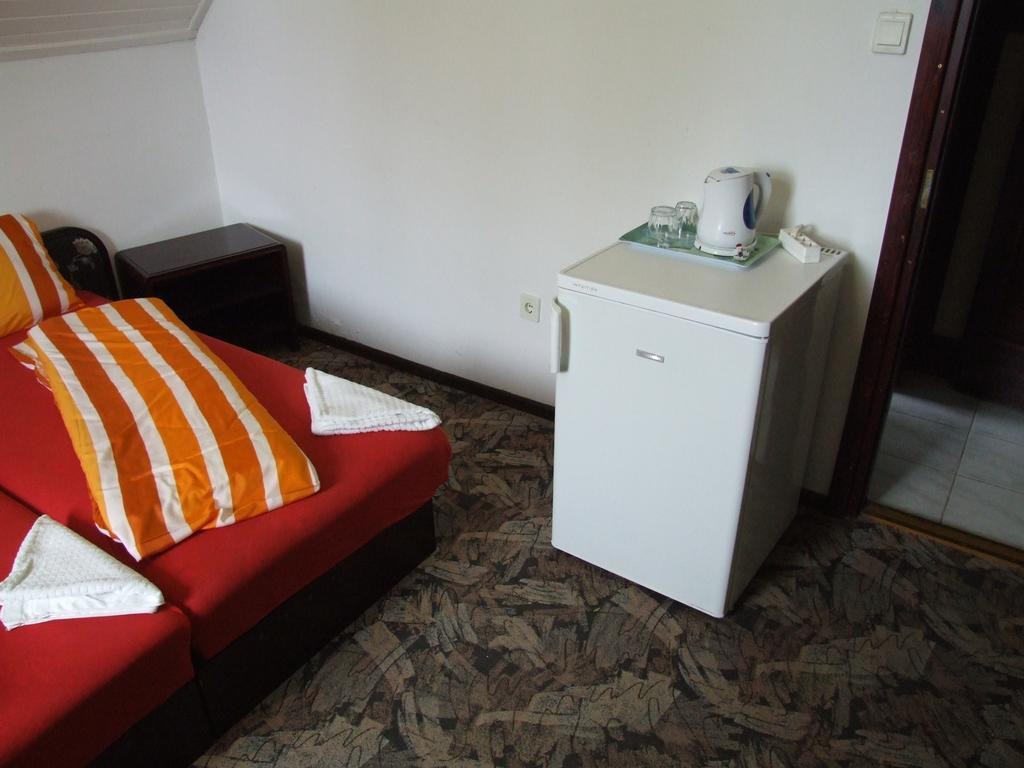 Aranyhid Hotel Balatonboglár Стая снимка