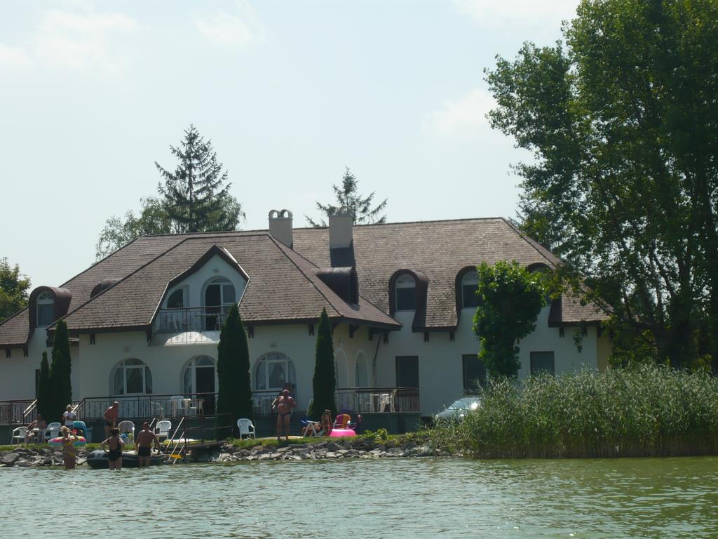 Aranyhid Hotel Balatonboglár Екстериор снимка