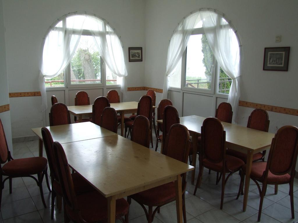 Aranyhid Hotel Balatonboglár Екстериор снимка